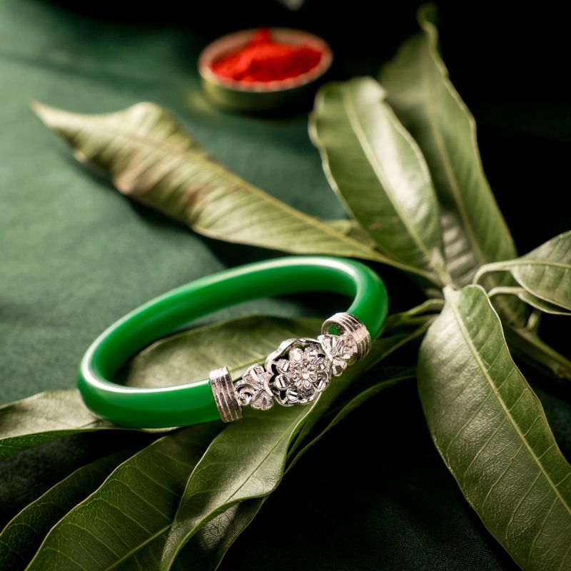 Twirl in Green Silver Pola Bangle
