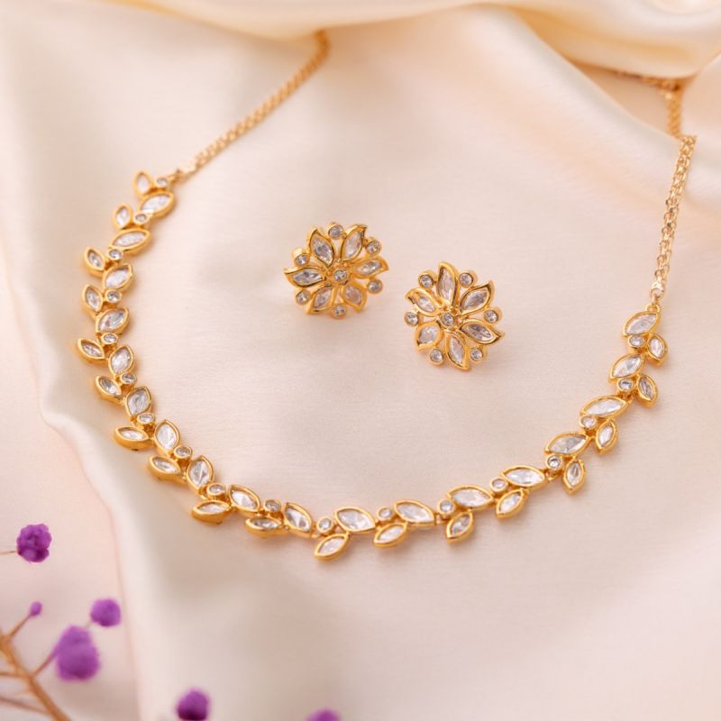 Petal Moment Necklace Set