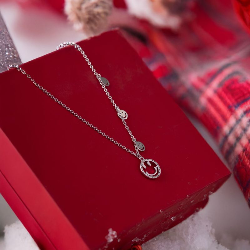Casual Cool Smiley Chain Pendant