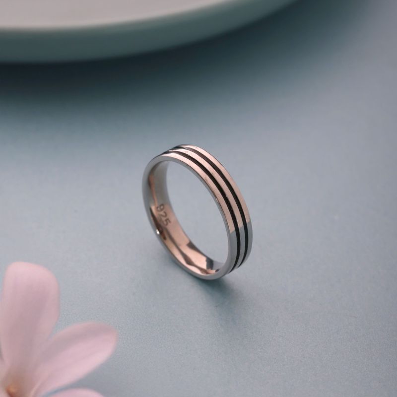 Sleek Streak Silver Ring