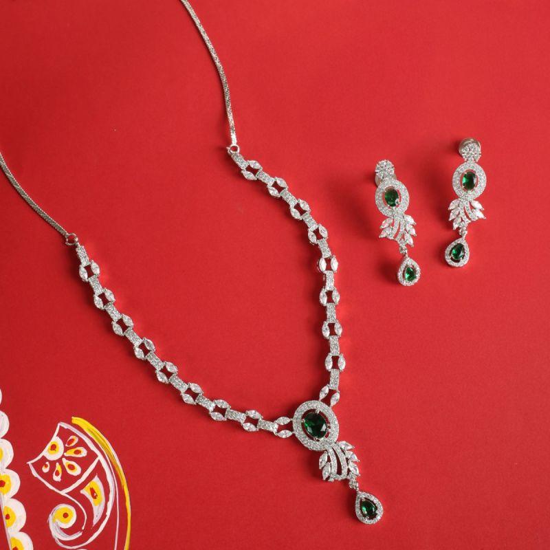 Emerald Energy Necklace Set