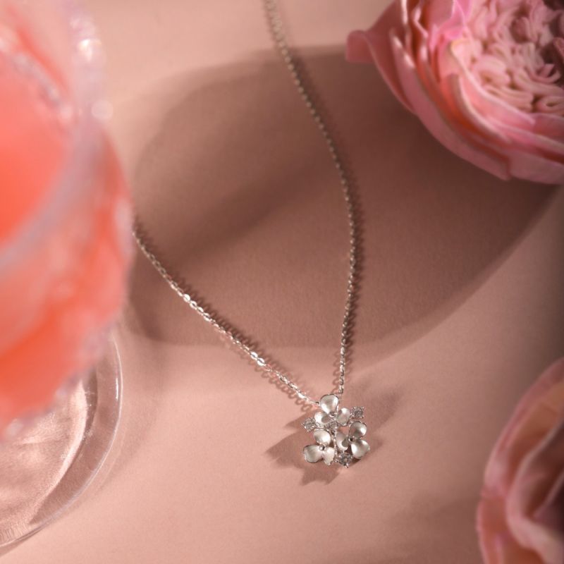 Gleam & Petal Silver Chain Pendant