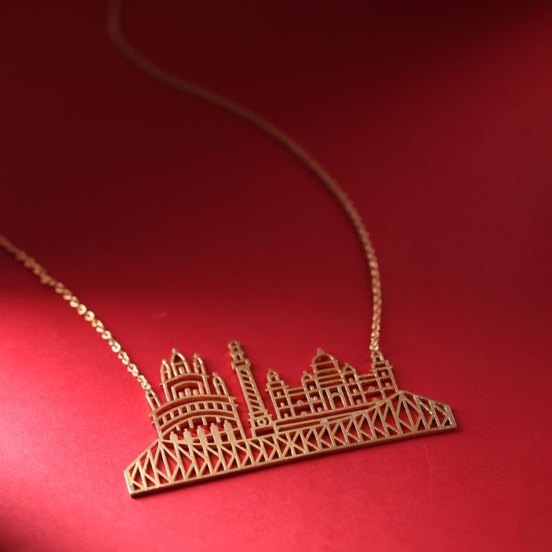 Silhouette Graceful Chain Pendant