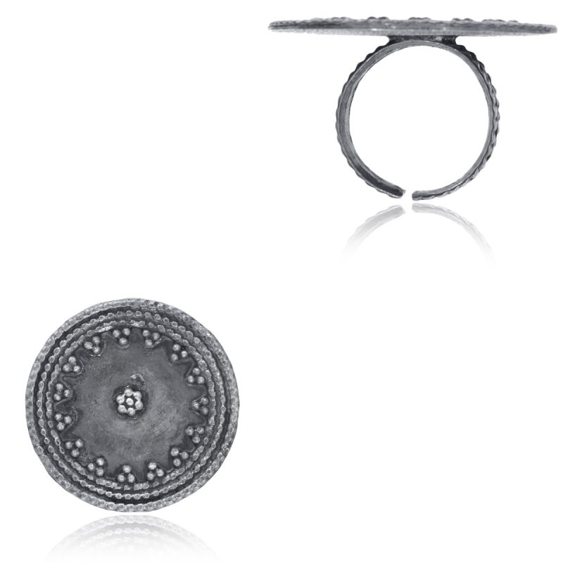 Shield of Fashion Oxidized Silver Ring