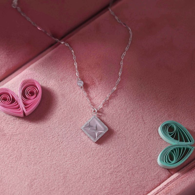 Starry Glow Silver Chain Pendant