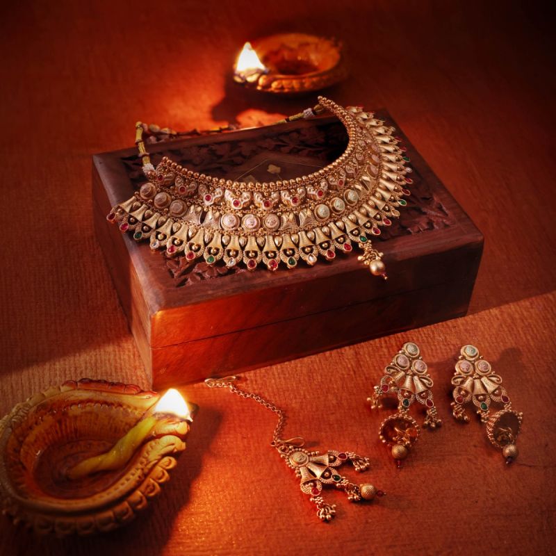 Slay-cessory Alert Necklace Set