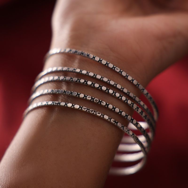 Sleek Glow Oxidized Silver Bangles