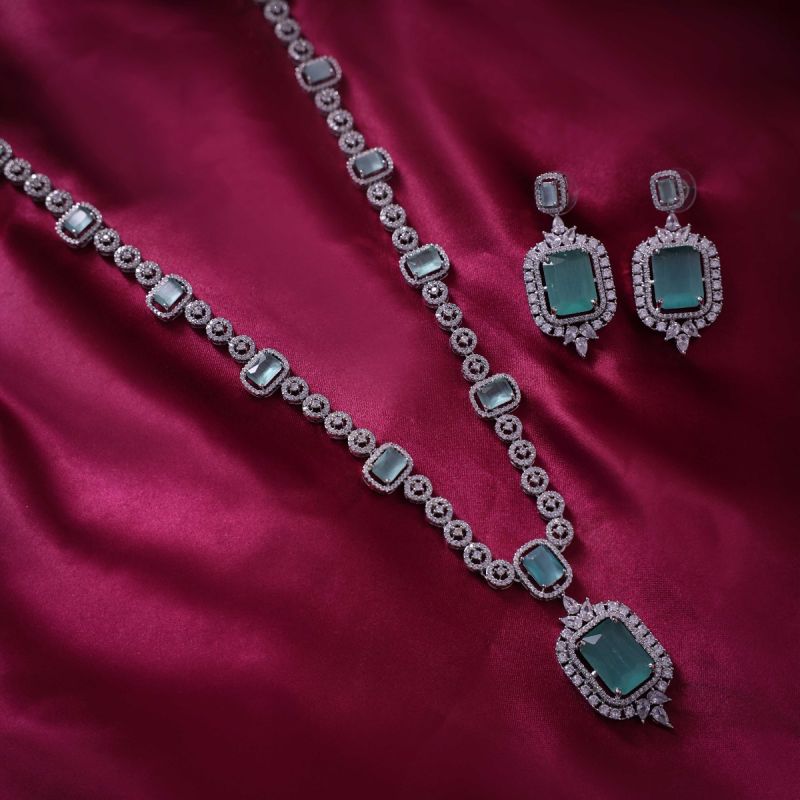 Lady Perfectionist Long Necklace Set