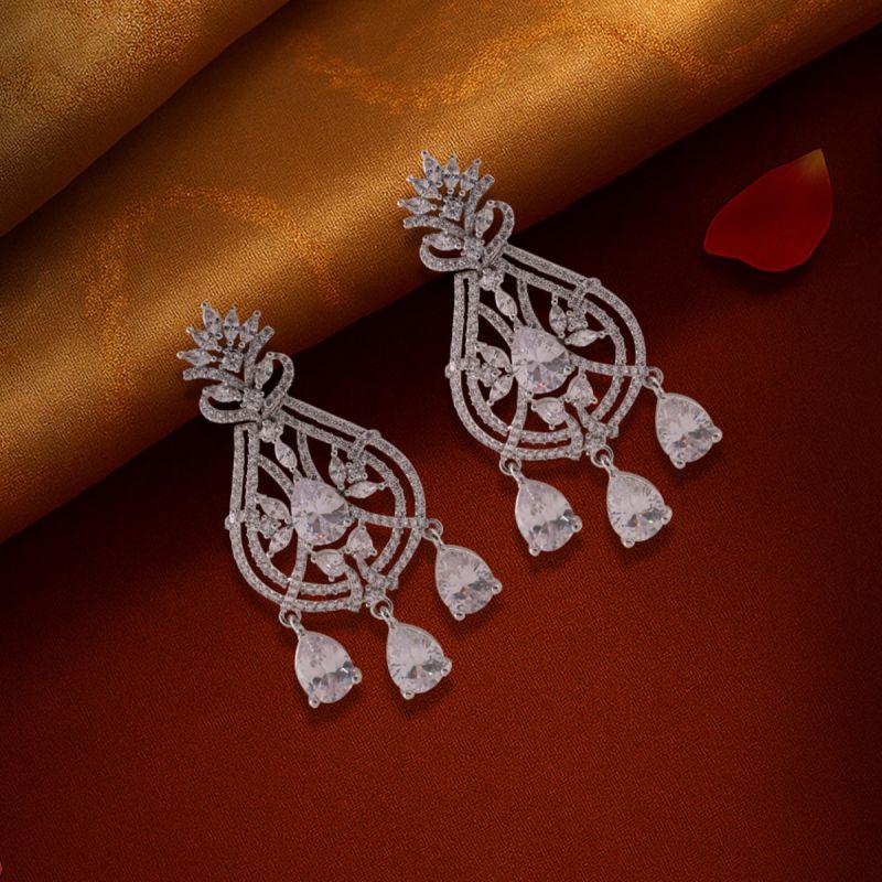 Full Glam Drops Earrings