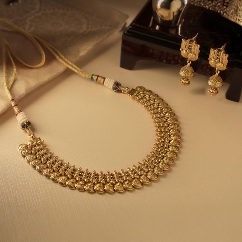 Regal Rani Statement Set