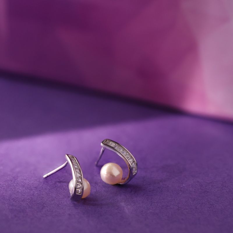 Snowy Droplet Silver Studs