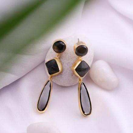 Minimal Jewellery for Your Festive Needs