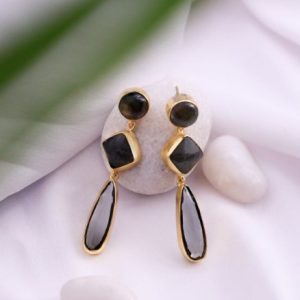 Minimal Jewellery for Your Festive Needs