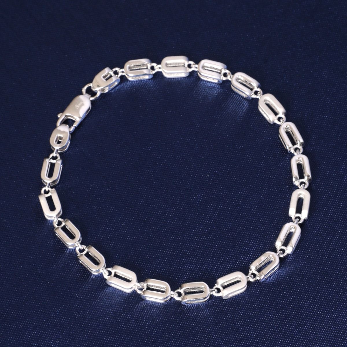 Minimal bracelet