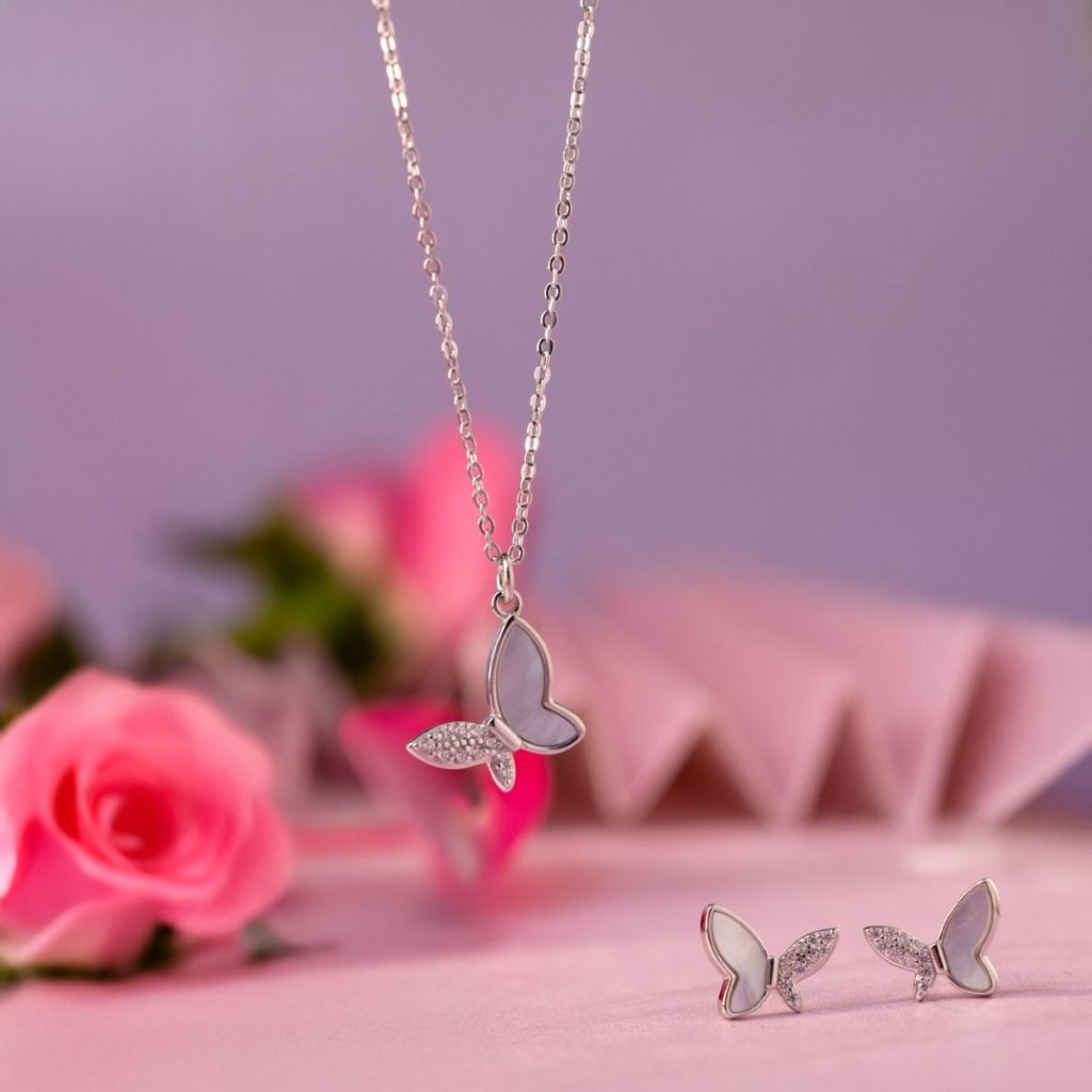 Lightweight Jewellery for Every Occasion: From Office Wear to Festive Looks